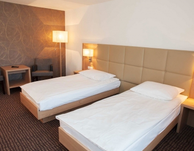 Zwei Einzelbetten im seperaten Raum