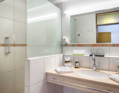 Badezimmer, Blick auf das Waschbecken