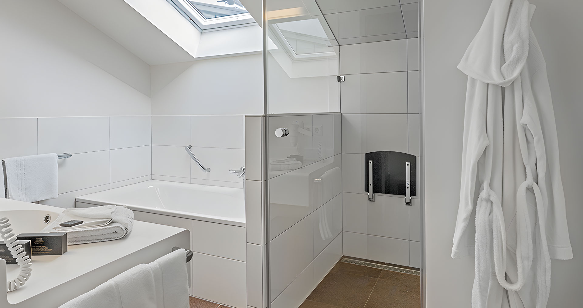 Große Badewanne im Badezimmer