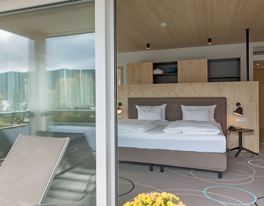 Blick von der Terrasse in das Schlafzimmer